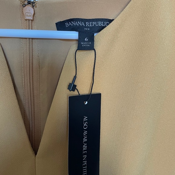 NWT- Banana Republic sheath dress - Picture 4 of 4